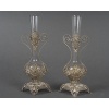 Une paire de petits vases en verre et monture en métal argenté, fin XIXème siècle 11