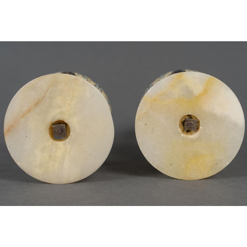 Une paire de petits vases en bronze et émail cloisonné fin XIXème siècle 4