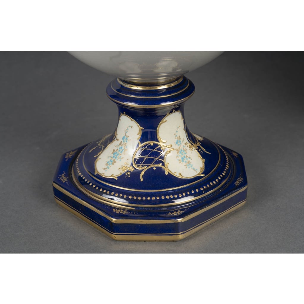 Une paire de vases en porcelaine Allemagne, début XXème siècle 6