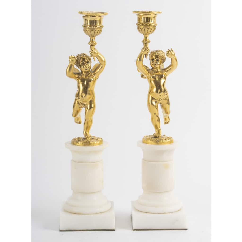 Paire de bougeoirs en bronze doré et marbre blanc circa 1900 2