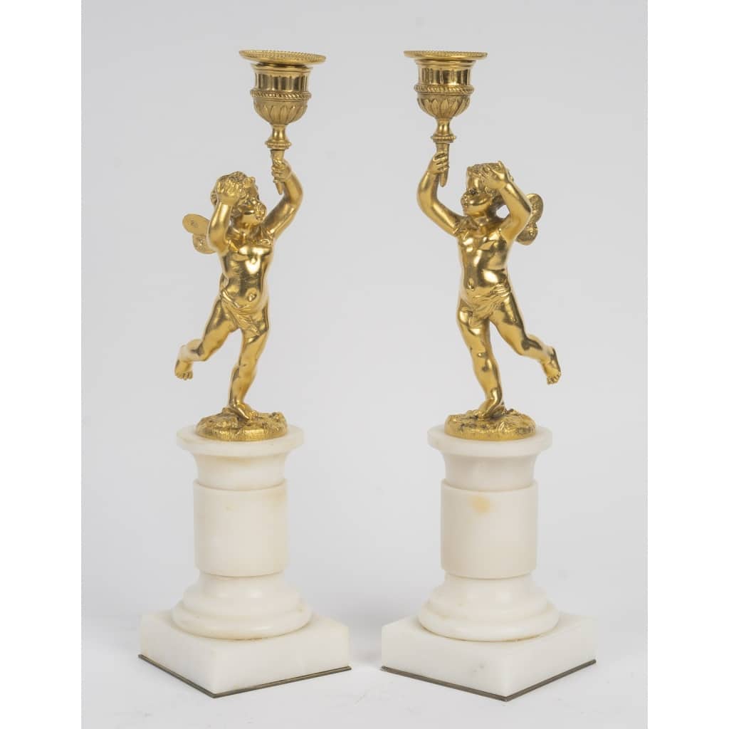 Paire de bougeoirs en bronze doré et marbre blanc circa 1900 3