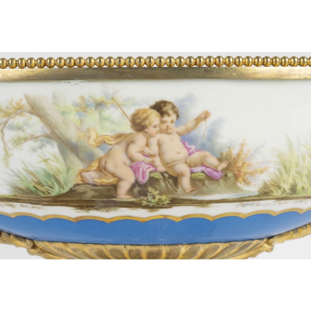 Centre de table en porcelaine de Paris 19ème siècle 6