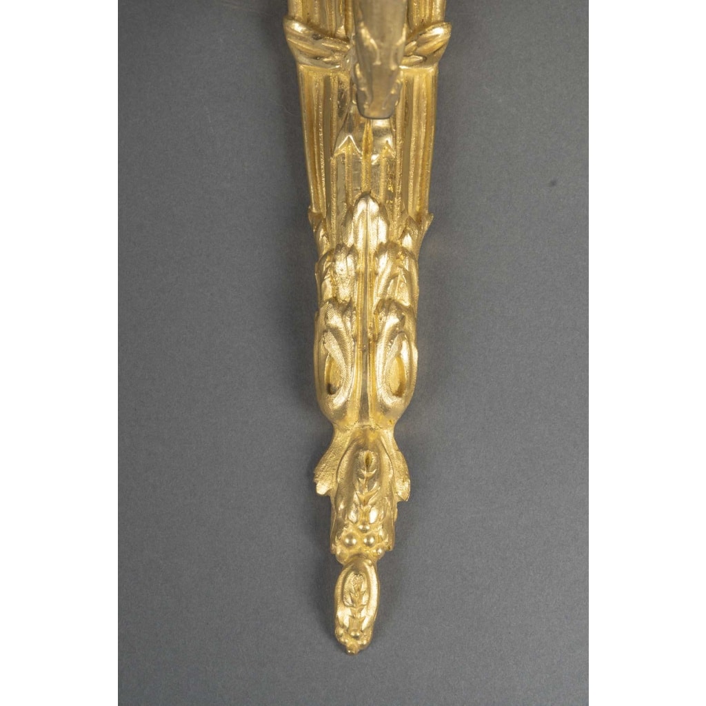 Paire d’appliques en bronze doré Époque XIXᵉ siècle – Style Louis XVI 4