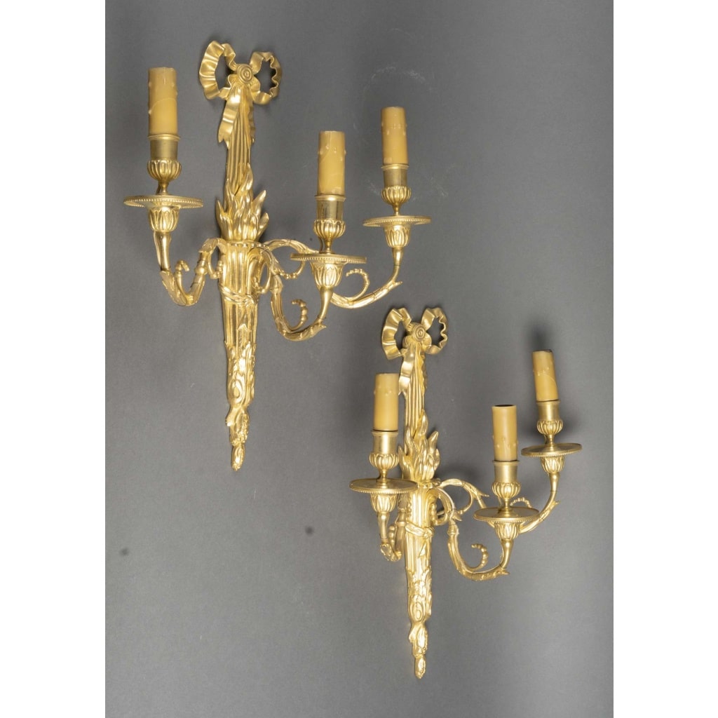 Paire d’appliques en bronze doré Époque XIXᵉ siècle – Style Louis XVI 5