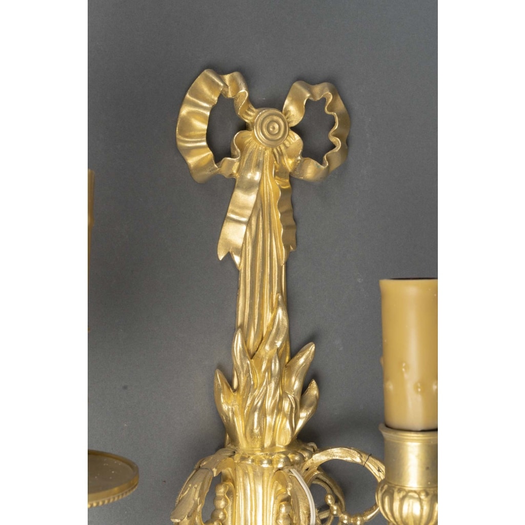 Paire d’appliques en bronze doré Époque XIXᵉ siècle – Style Louis XVI 6