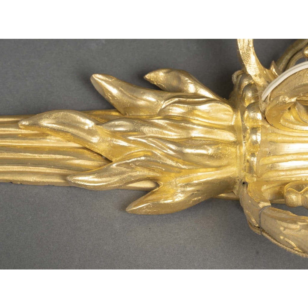Paire d’appliques en bronze doré Époque XIXᵉ siècle – Style Louis XVI 7