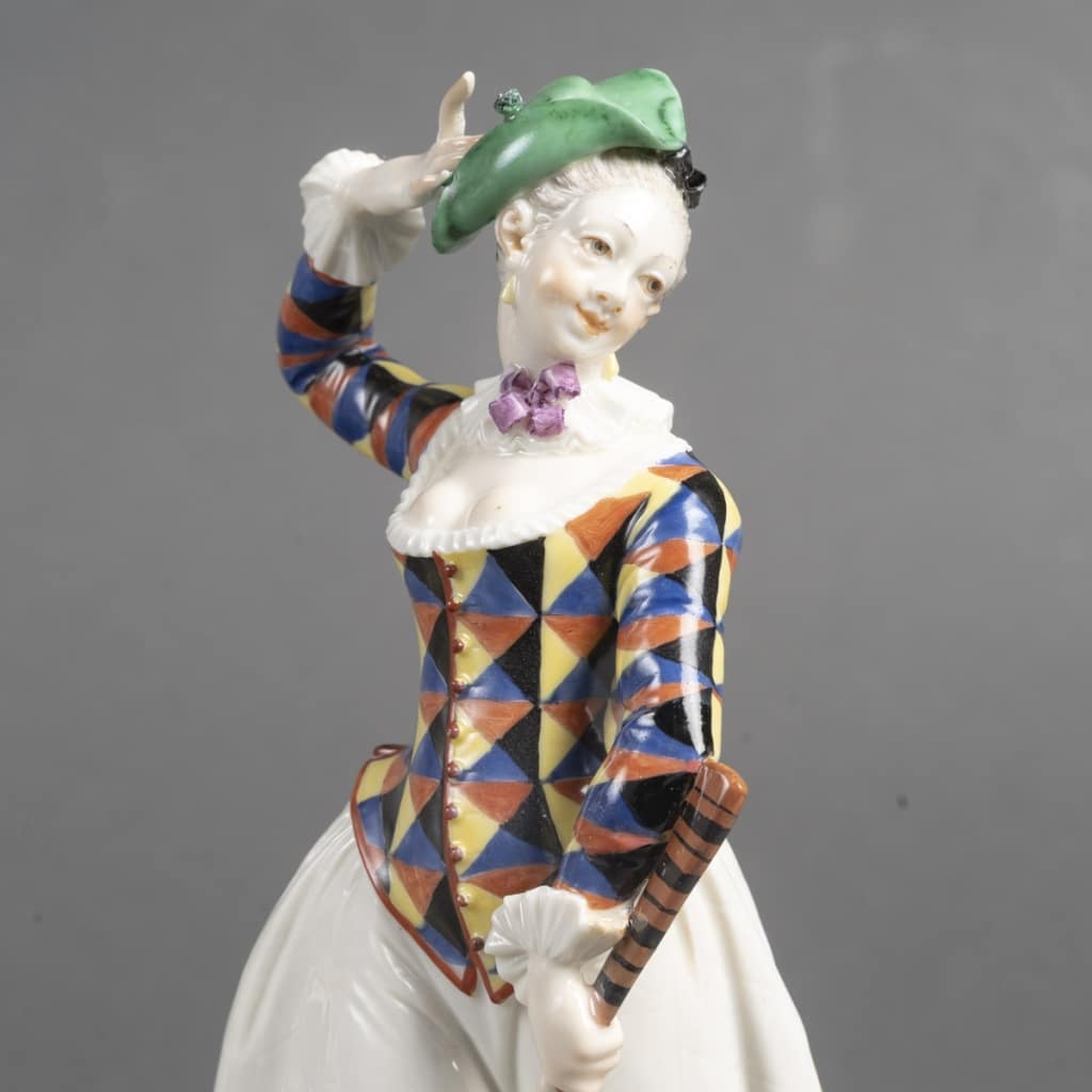 Paire d’Arlequins en porcelaine de Nymphenburg, époque XIXème. 10 Paire d’Arlequins en porcelaine de Nymphenburg, époque XIXème. 10