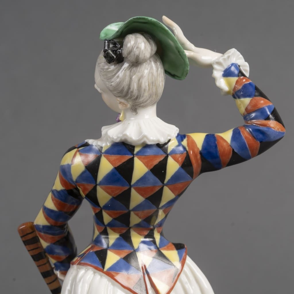 Paire d’Arlequins en porcelaine de Nymphenburg, époque XIXème. 11 Paire d’Arlequins en porcelaine de Nymphenburg, époque XIXème. 11