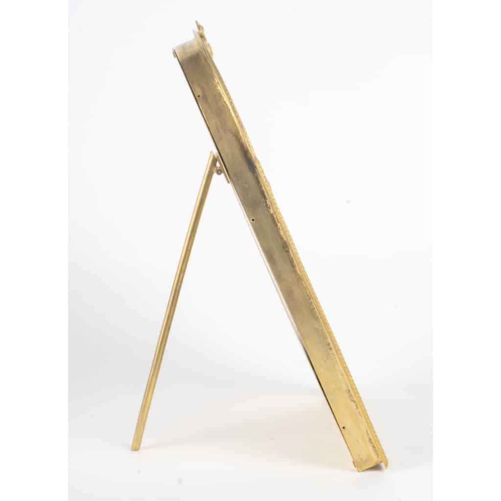 Un cadre en bronze doré de style Napoléon III, fin XIXème siècle 4