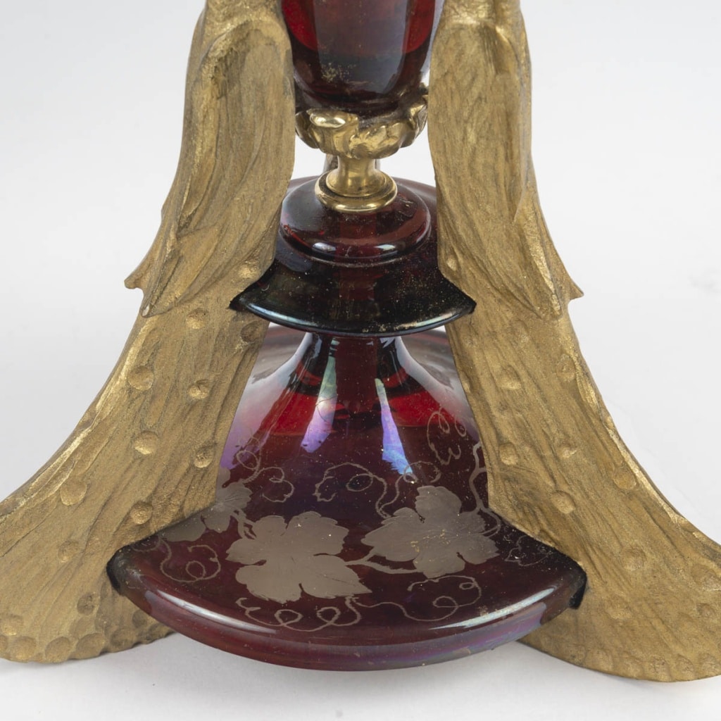 Une paire de vases en cristal de Bohème rouge, fin XIXème siècle 4
