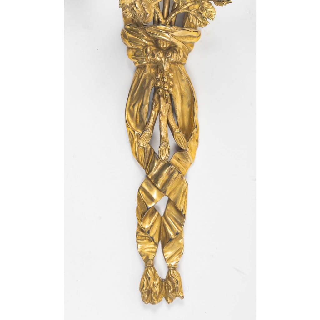 Paire de grandes appliques de style Louis XVI en bronze doré, vers 1850 6 Paire de grandes appliques de style Louis XVI en bronze doré, vers 1850 6