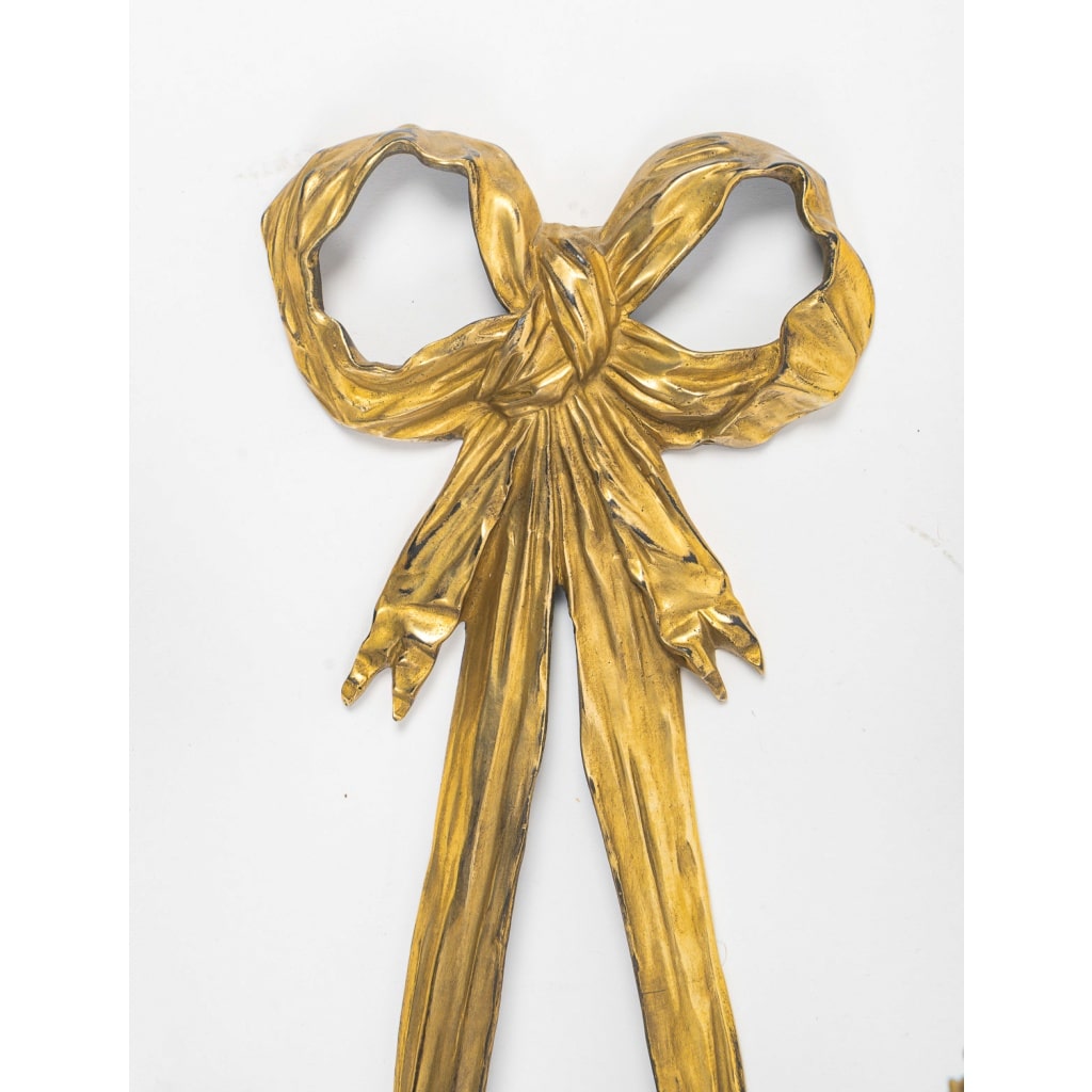 Paire de grandes appliques de style Louis XVI en bronze doré, vers 1850 4 Paire de grandes appliques de style Louis XVI en bronze doré, vers 1850 4