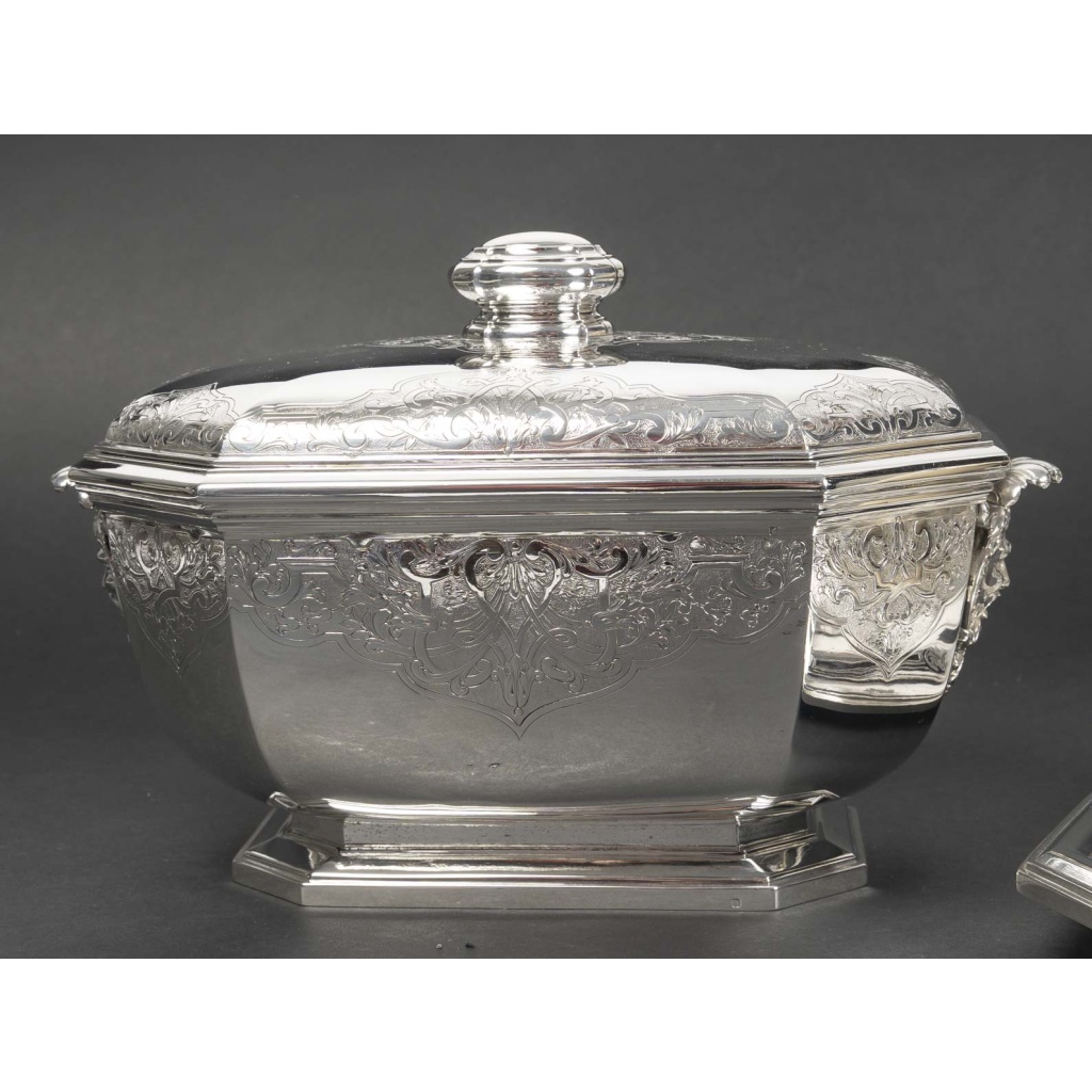 ORFEVRE BOIN TABURET – Terrine couverte et son présentoir en argent massif XIXe 15