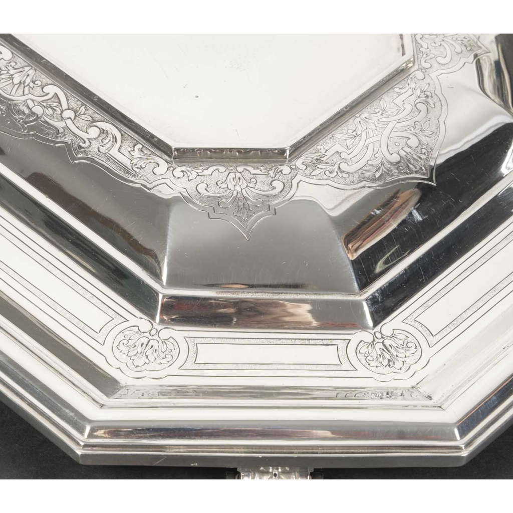 ORFEVRE BOIN TABURET – Terrine couverte et son présentoir en argent massif XIXe 20