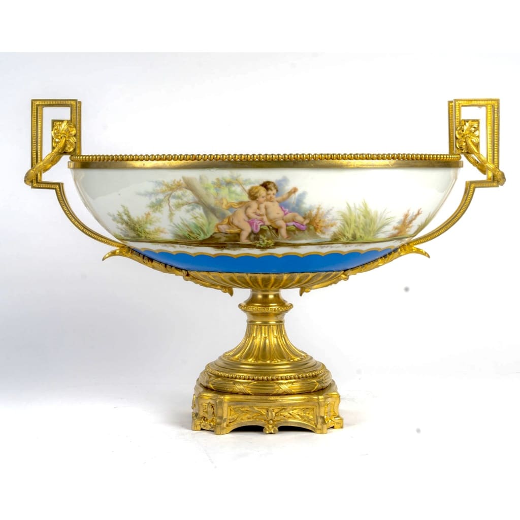 Centre de table en porcelaine de Paris 19ème siècle 3