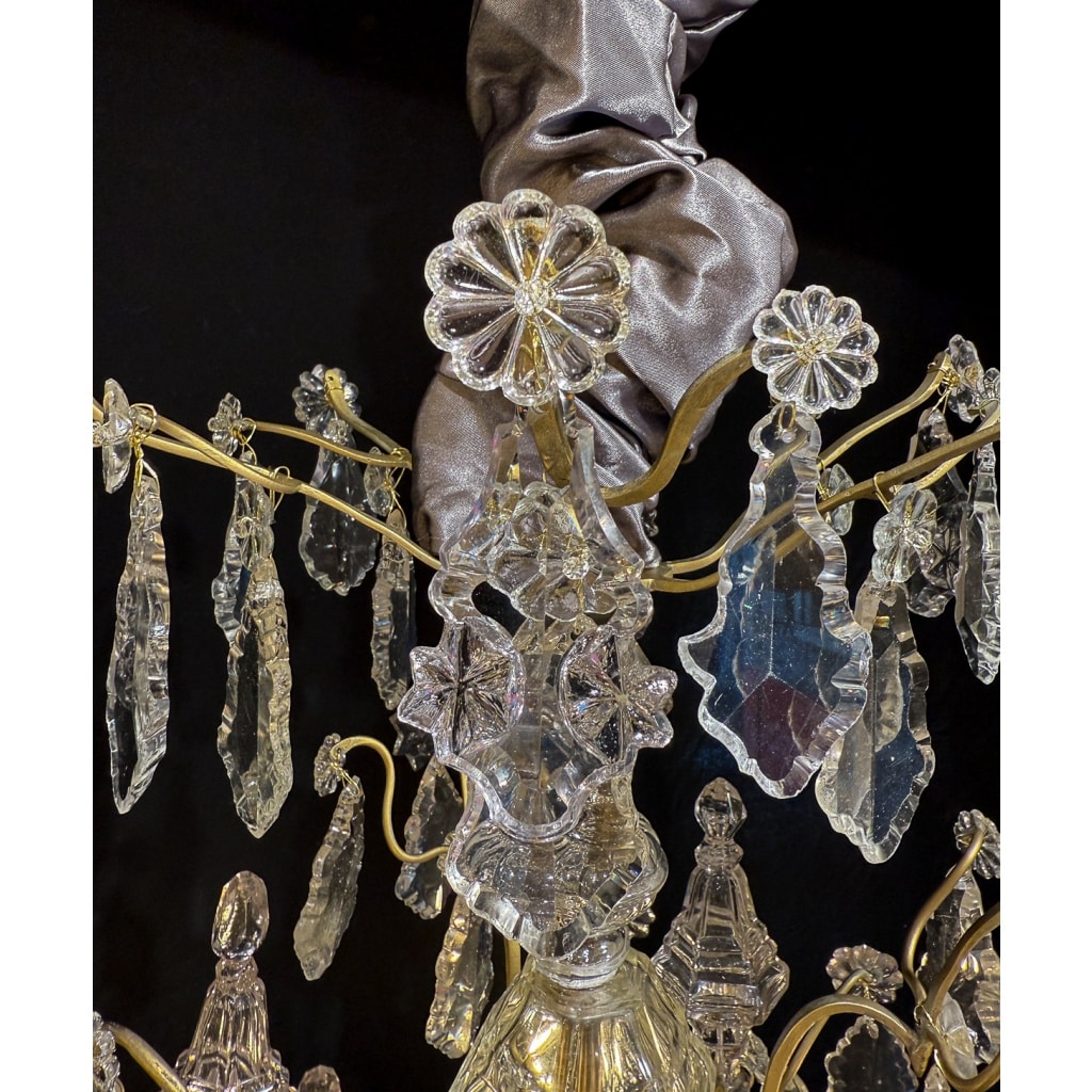 Lustre Français de la fin du XVIIIeme siècle en Bronze Doré et Cristal Taillé vers 1780 4 Lustre Français de la fin du XVIIIeme siècle en Bronze Doré et Cristal Taillé vers 1780 4