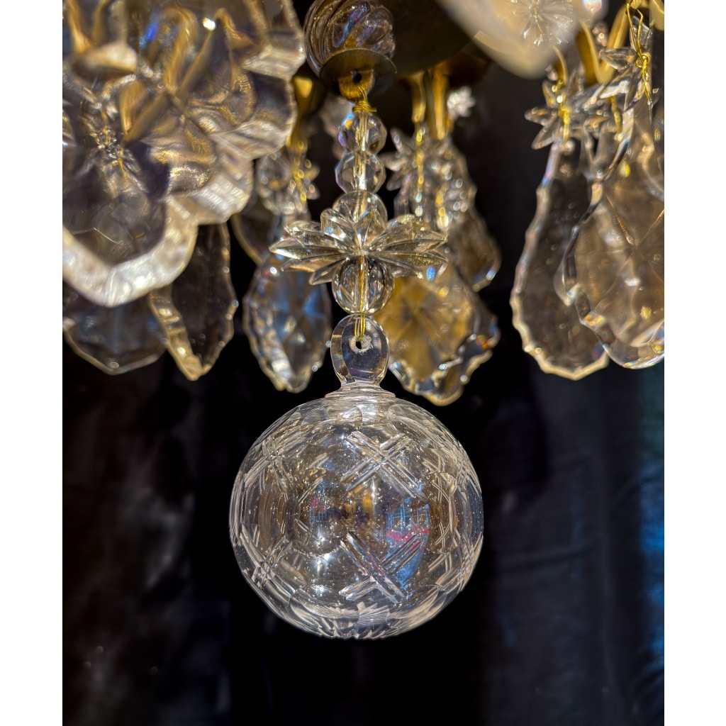 Lustre Français de la fin du XVIIIeme siècle en Bronze Doré et Cristal Taillé vers 1780 11 Lustre Français de la fin du XVIIIeme siècle en Bronze Doré et Cristal Taillé vers 1780 11