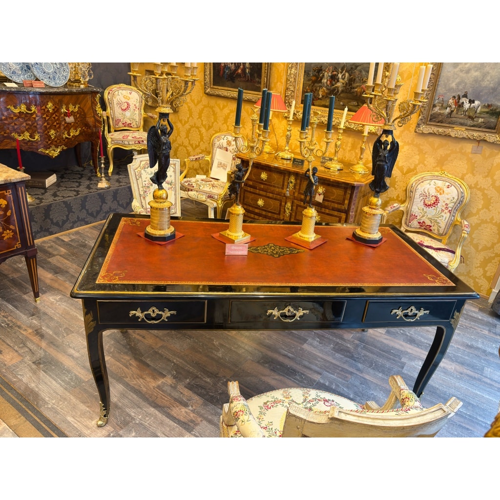 Bureau plat laqué noir d’époque Louis XV vers 1740-1750 8