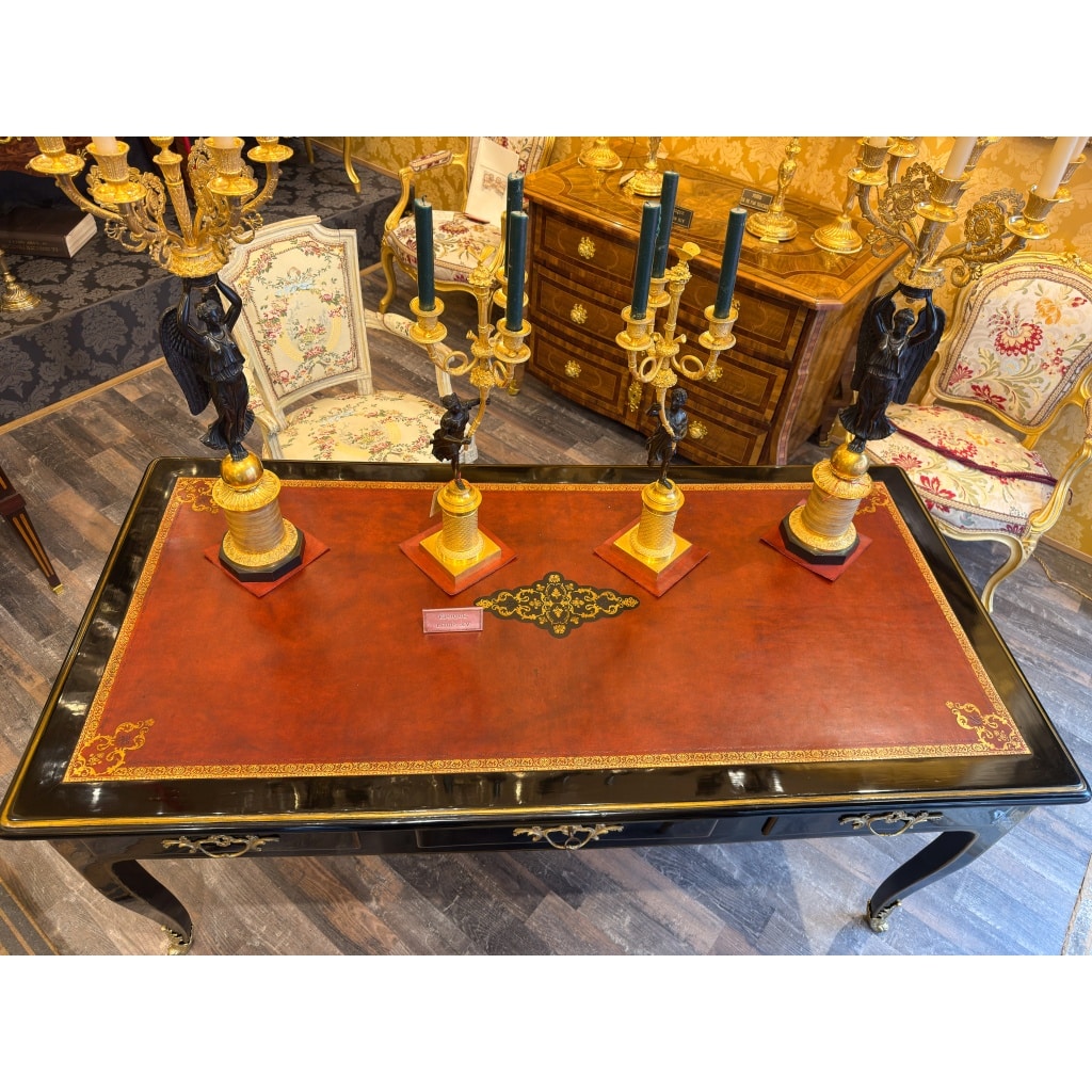 Bureau plat laqué noir d’époque Louis XV vers 1740-1750 9