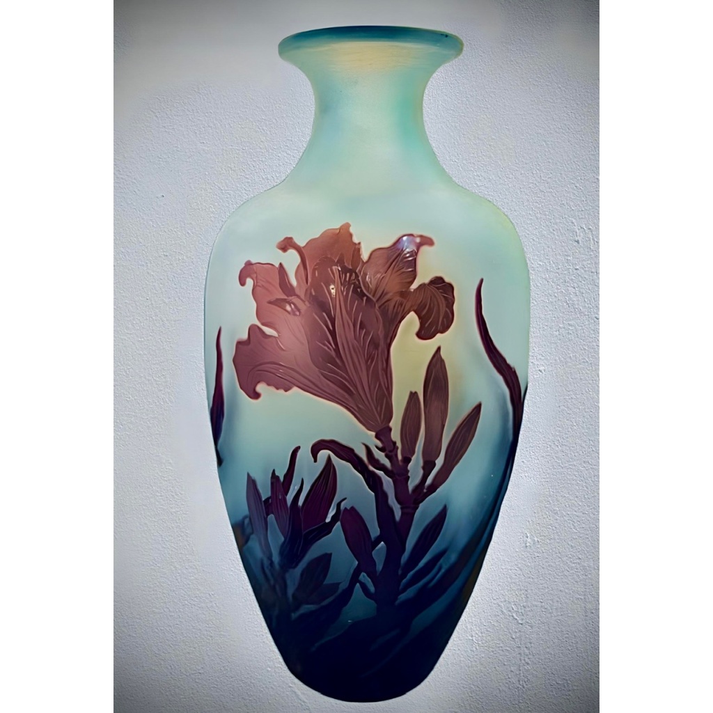 EMILE GALLÉ VASE A DÉCOR DE LYS 3