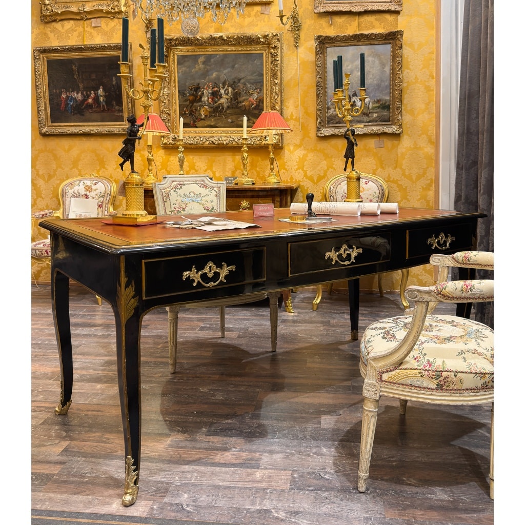 Bureau plat laqué noir d’époque Louis XV vers 1740-1750 5