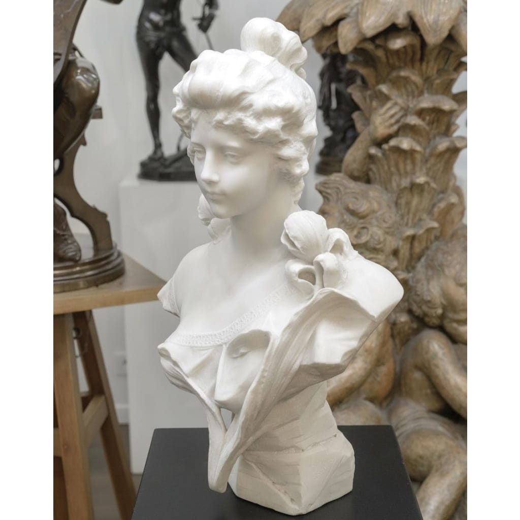 Sculpture – Buste De Jeune Femme Aux Fleurs , Vittorio Pochini (1860-1908) – Marbre 3 Sculpture – Buste De Jeune Femme Aux Fleurs , Vittorio Pochini (1860-1908) – Marbre 3