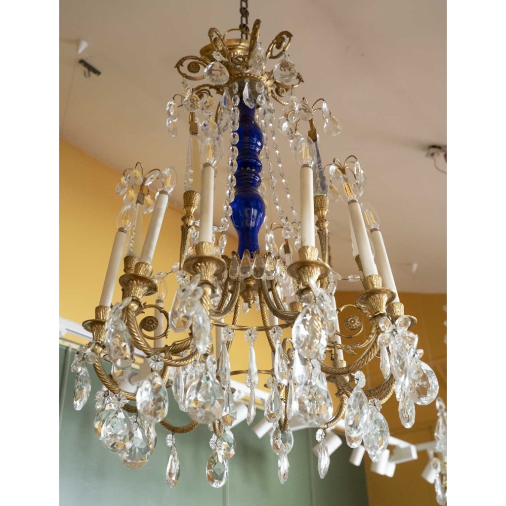 De style Louis XVI Paire de lustres en cristal et bronze 6