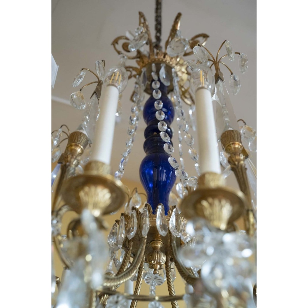 De style Louis XVI Paire de lustres en cristal et bronze 4