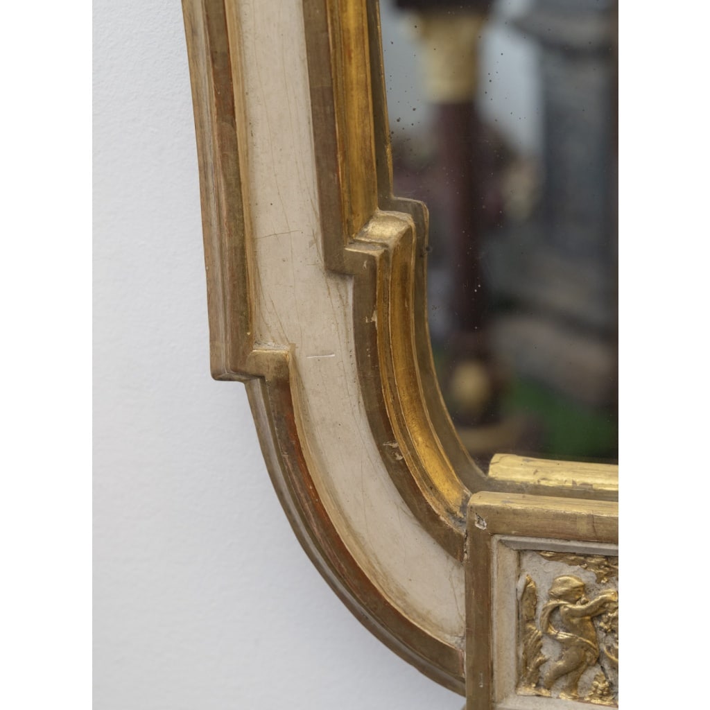 Paire de miroirs écussons du 19ème siècle. 8