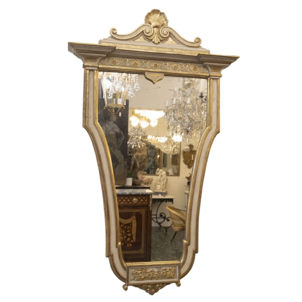 Paire de miroirs écussons du 19ème siècle. 5