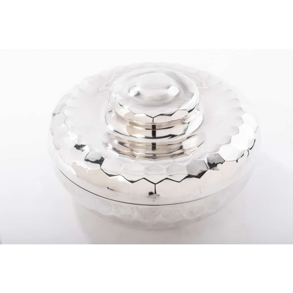 Coffret en argent massif martelé Epoque XXe Italie du Nord 6 Coffret en argent massif martelé Epoque XXe Italie du Nord 6