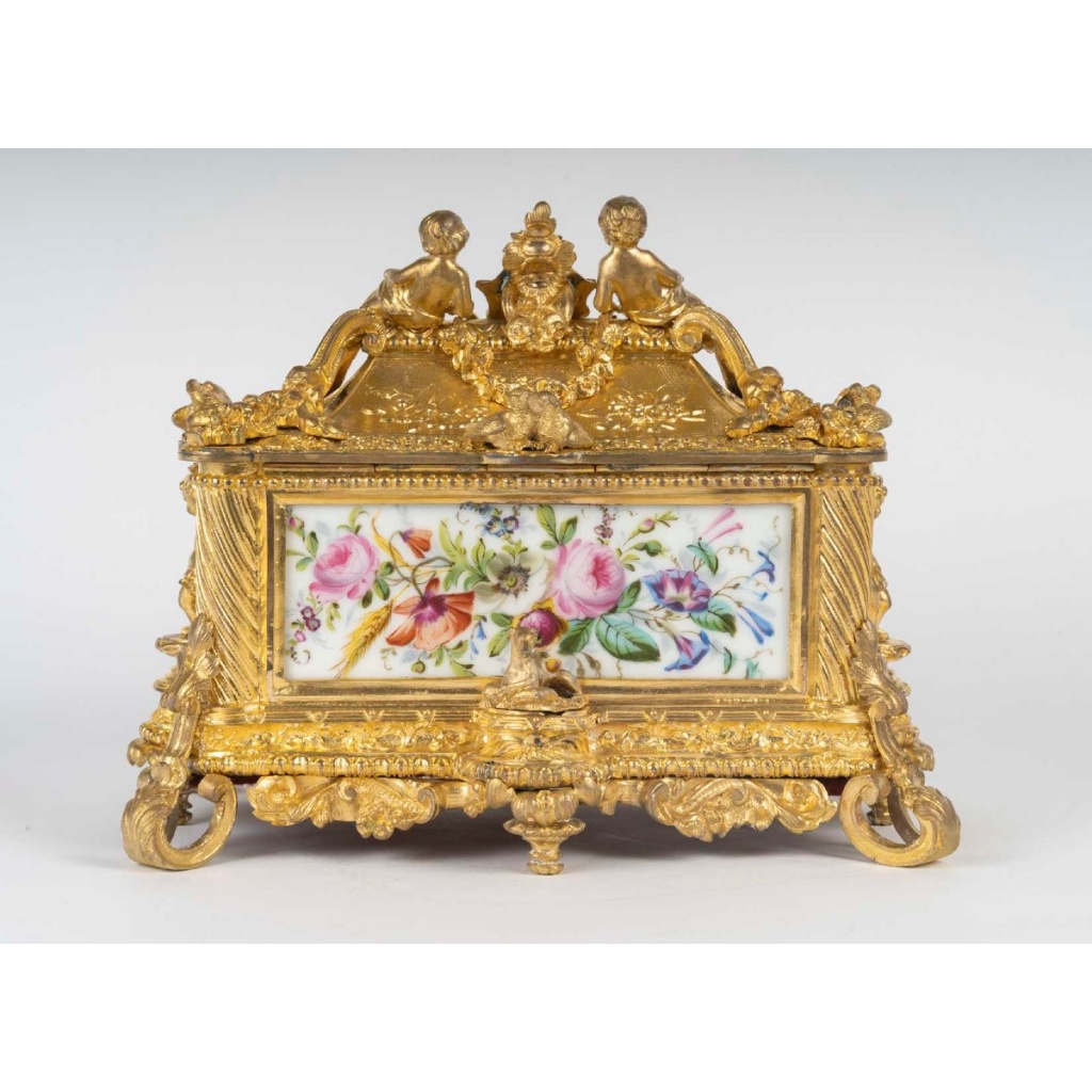 Coffret d’apparat en bronze doré – Porcelaine peinte – Époque Napoléon III 3