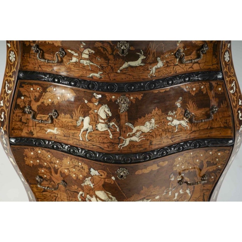 Commode lombarde, d&rsquo;époque Fin XVIIIème/Début XIXème. 5