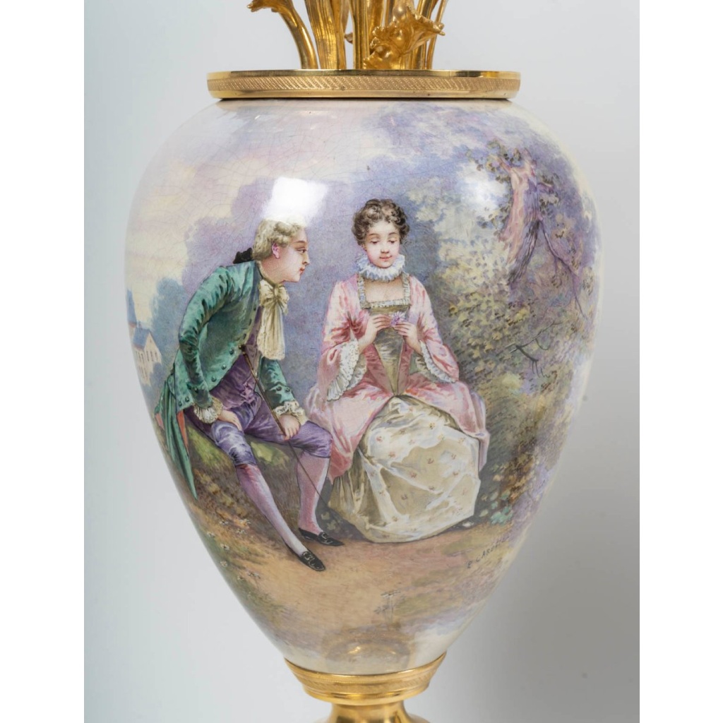 Paire de grands vases décorés avec bouquets en bronze doré – Époque Napoléon III – XIXe siècle 8