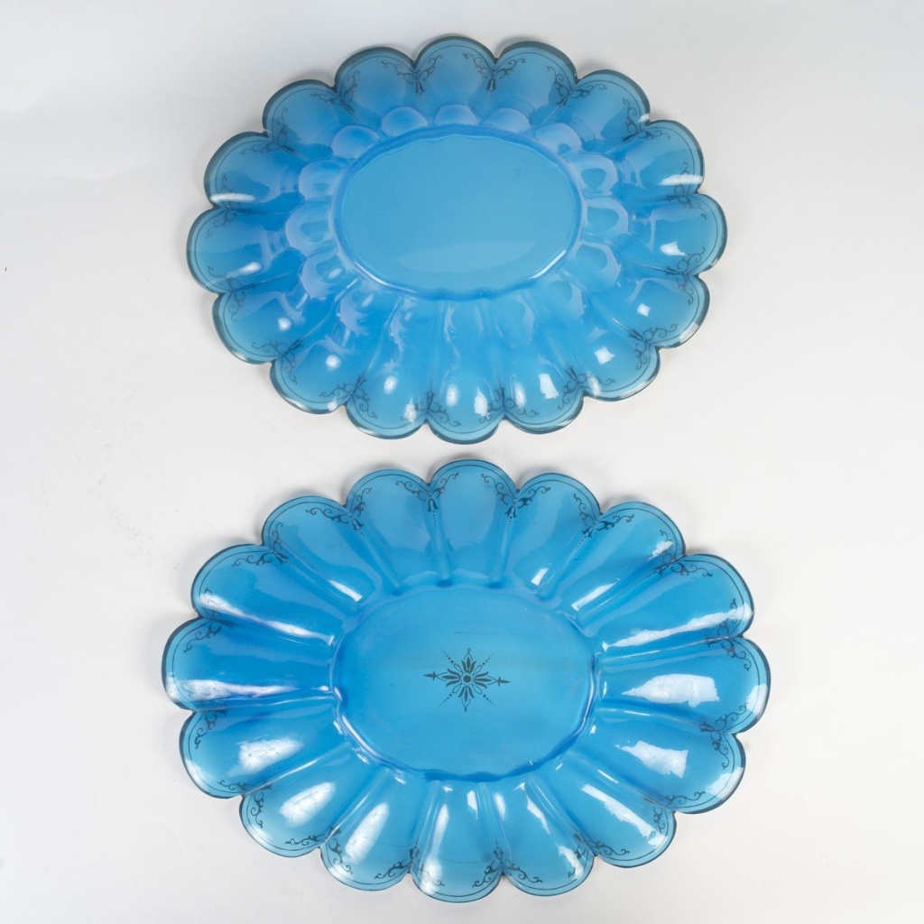 Ensemble de plats en opaline bleue – Décor doré – Époque Napoléon III 4