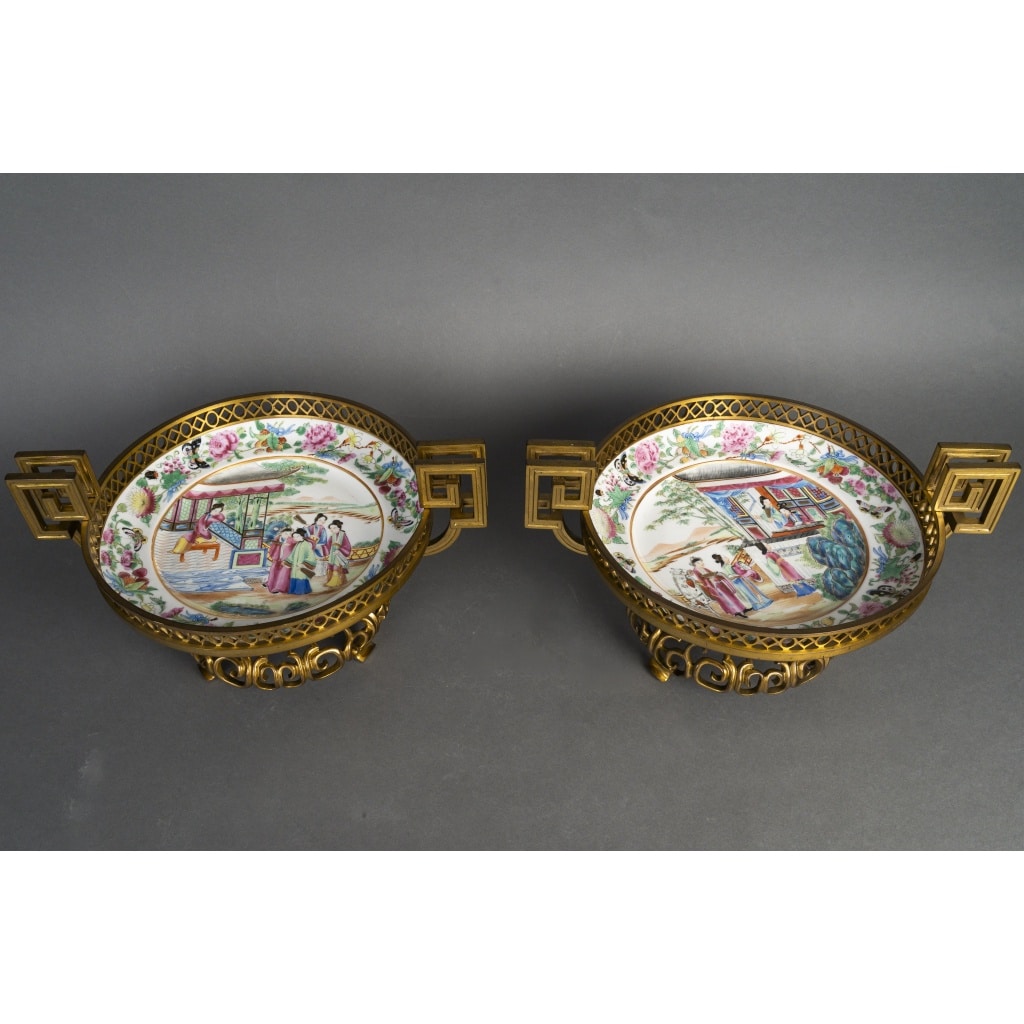 Important ensemble de trois coupes en porcelaine de Canton et bronze doré – Chine XIXᵉ – Style Napoléon III 10