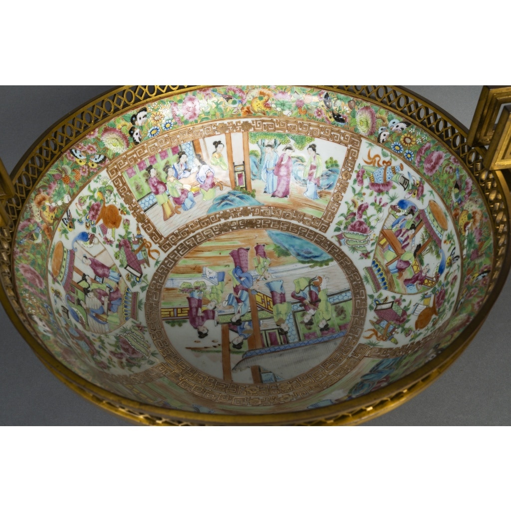 Important ensemble de trois coupes en porcelaine de Canton et bronze doré – Chine XIXᵉ – Style Napoléon III 6