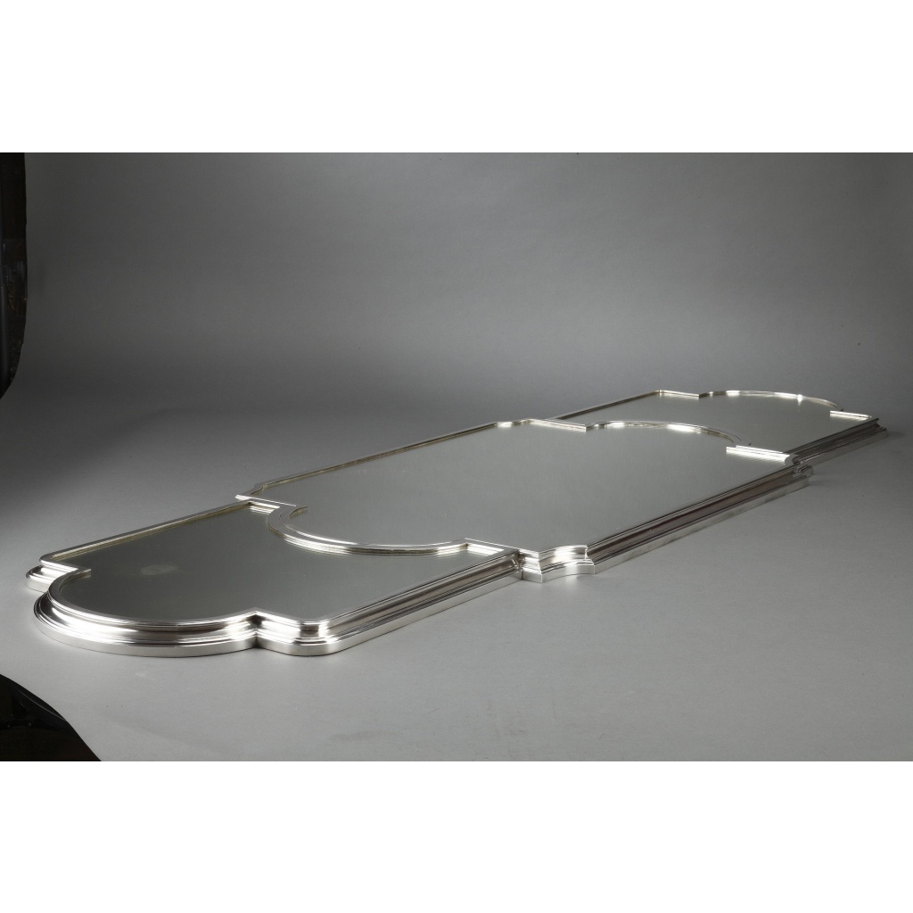 SURTOUT DE TABLE EN METAL ARGENTE dans son coffre en chêne Fin XIXe 4 SURTOUT DE TABLE EN METAL ARGENTE dans son coffre en chêne Fin XIXe 4