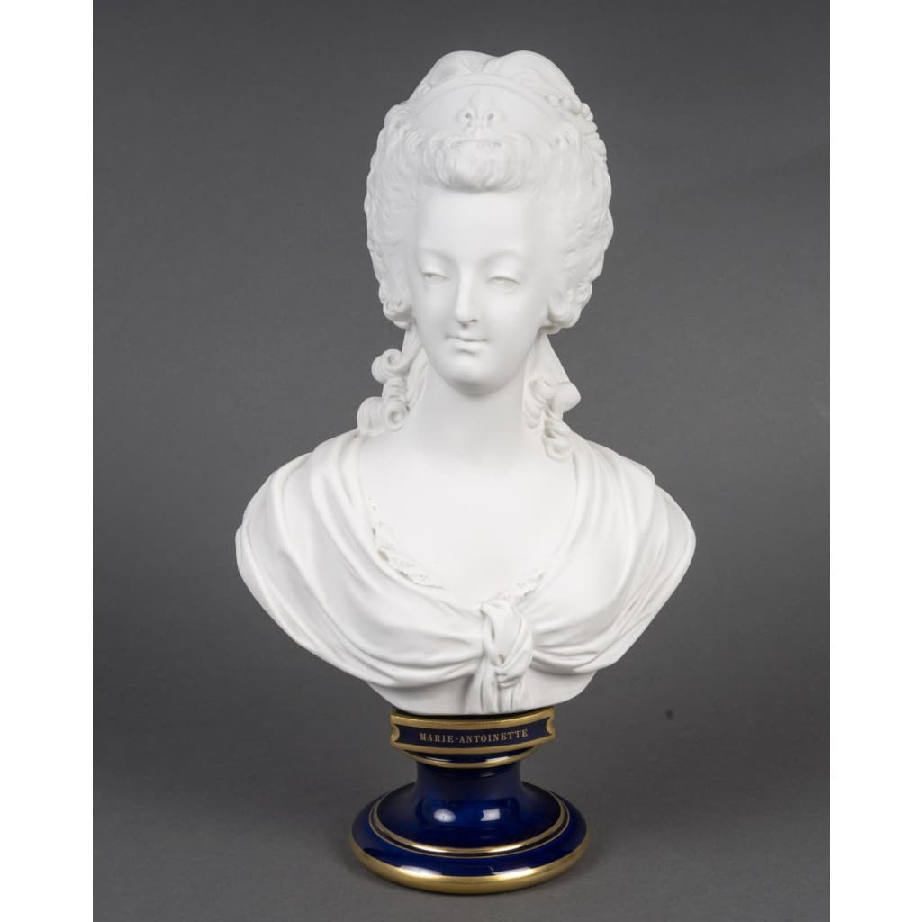 Sèvres, Buste de la reine Marie-Antoinette en biscuit, fin du XIXème siècle