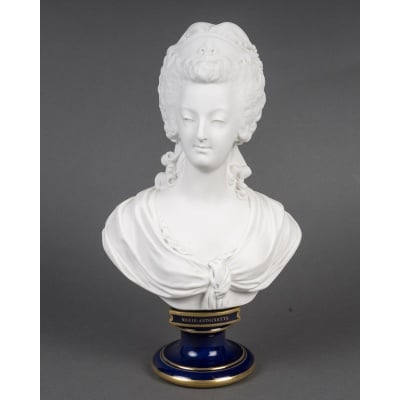 Sèvres, Buste de la reine Marie-Antoinette en biscuit, fin du XIXème siècle 2
