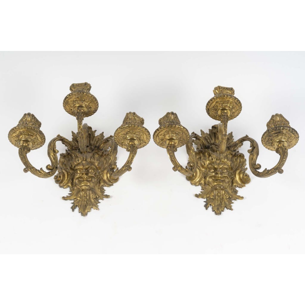Paire d&rsquo;appliques de style Régence en bronze doré. XIXème siècle