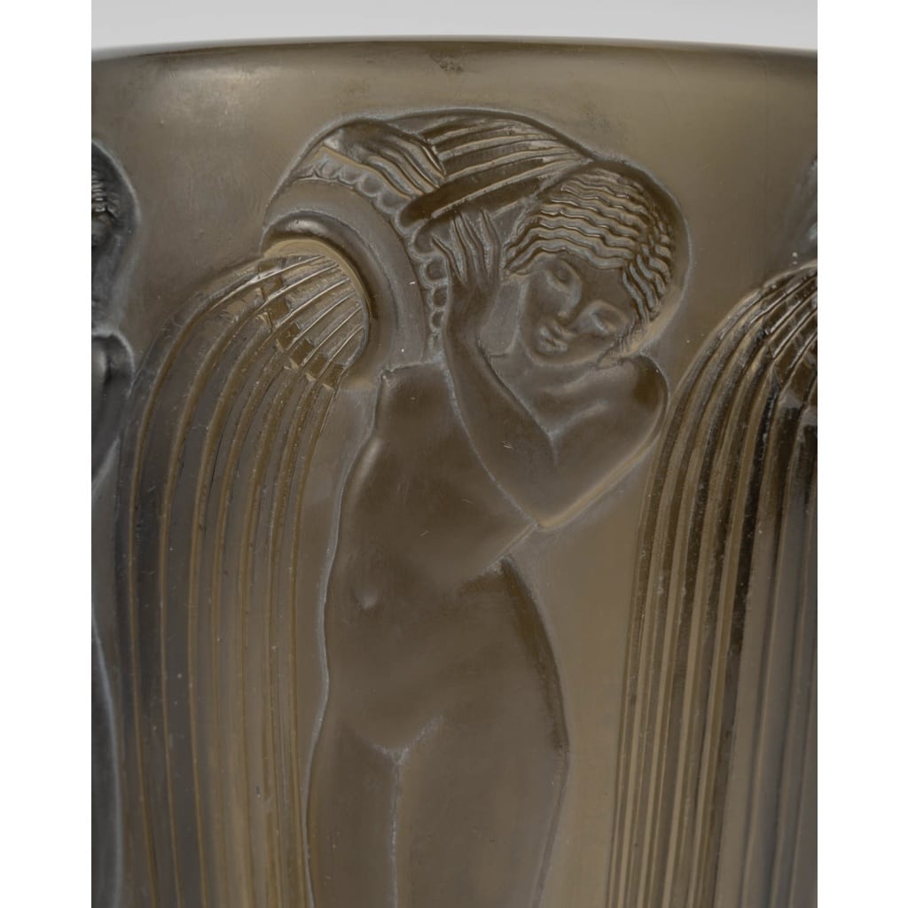 Vase « Danaïdes » verre topaze fumé patiné blanc de René LALIQUE 8