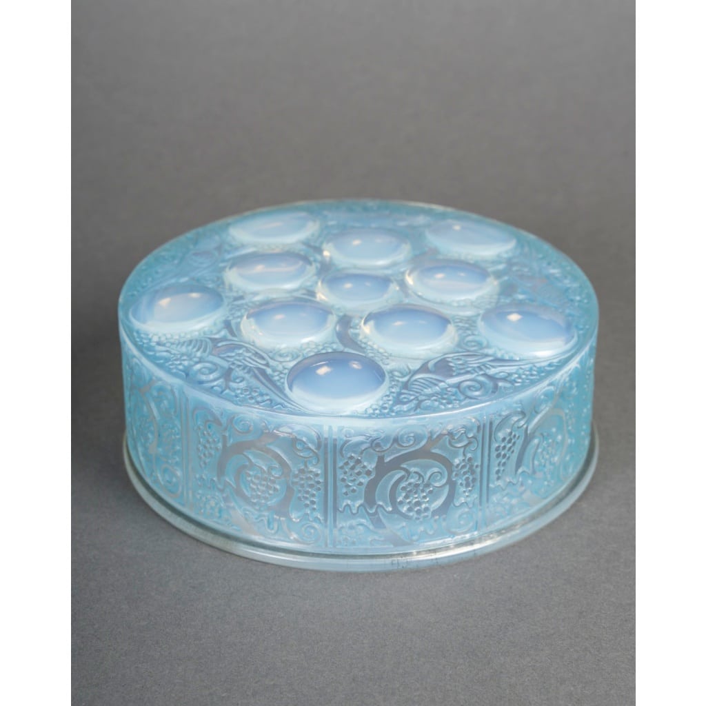 Boîte « Roger » verre opalescent patiné bleu de René LALIQUE 2