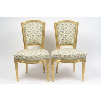 Paire de chaises en bois doré, d’époque Louis XVI (1774-1789), XVIIIème siècle. Paire de chaises en bois doré, d’époque Louis XVI (1774-1789), XVIIIème siècle.
