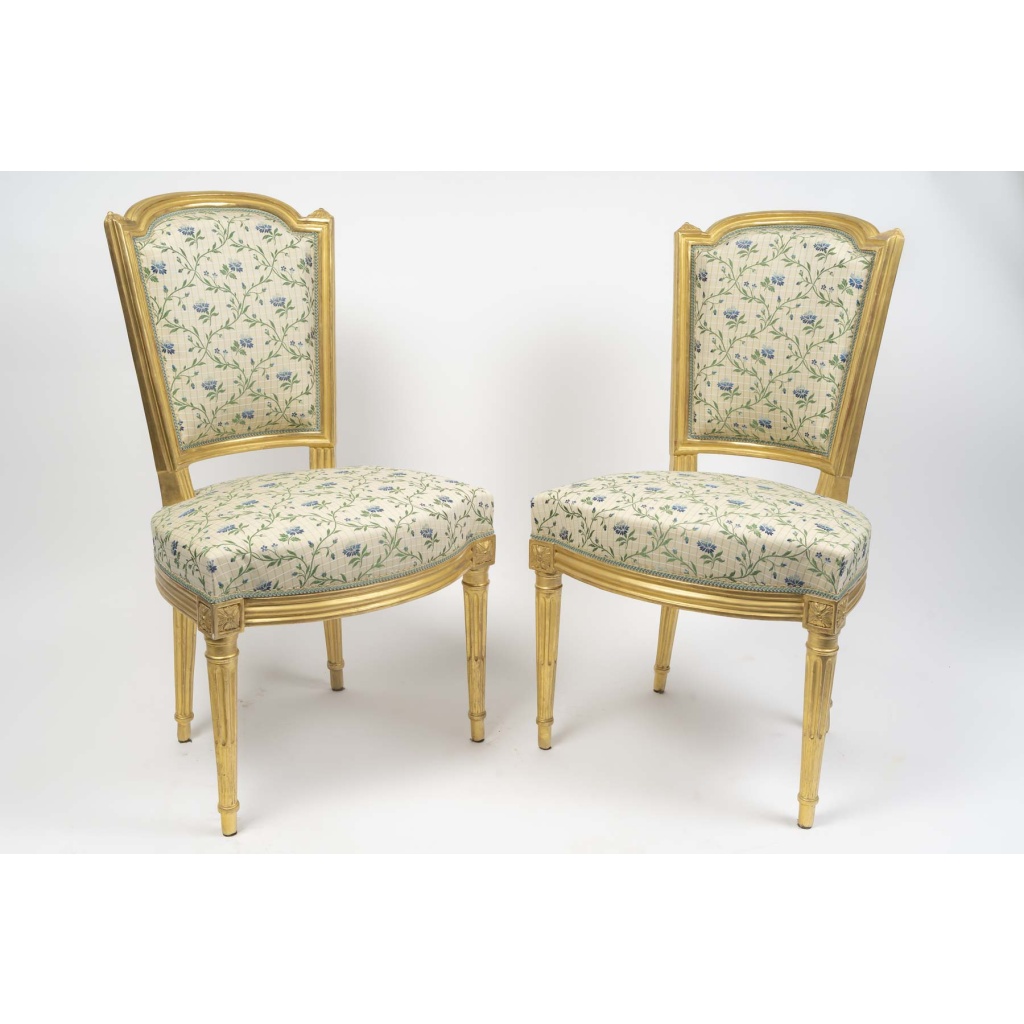 Paire de chaises en bois doré, d’époque Louis XVI (1774-1789), XVIIIème siècle. 3 Paire de chaises en bois doré, d’époque Louis XVI (1774-1789), XVIIIème siècle. 3