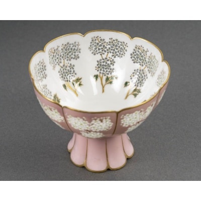 Coupe Camille Naudot en porcelaine à décor plis-à-jour