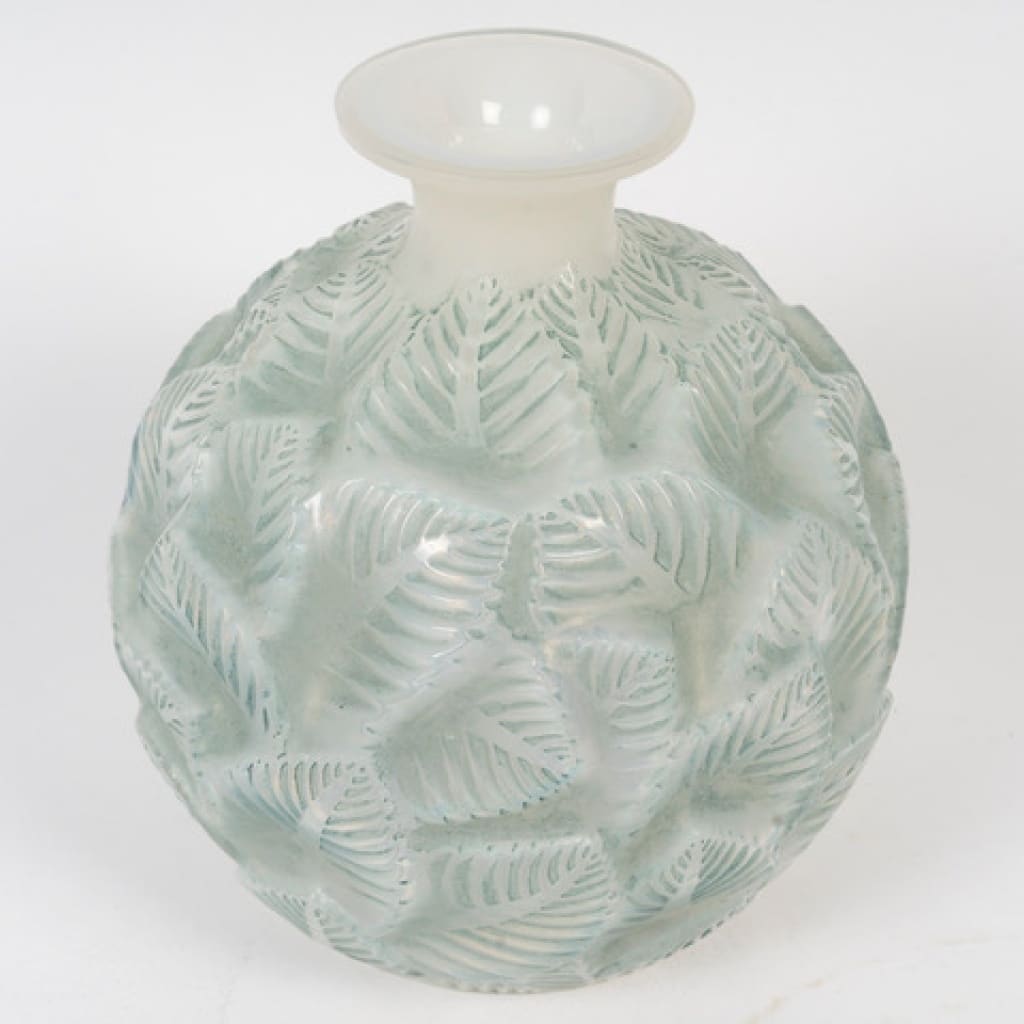 1926 René Lalique – Vase Ormeaux Opalescent 6 1926 René Lalique – Vase Ormeaux Opalescent 6