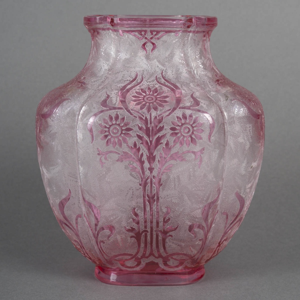 BACCARAT, vase en cristal gravé, fin XIXème