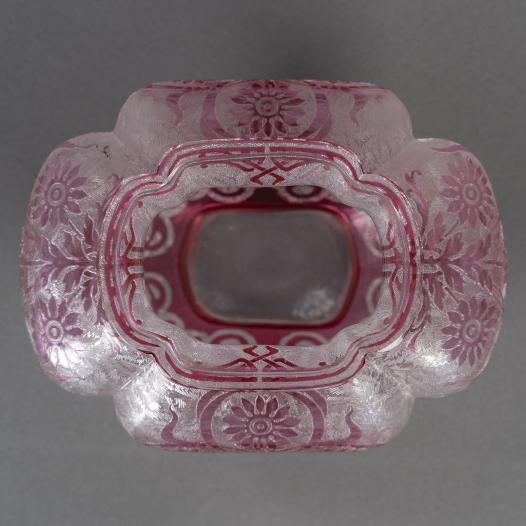 BACCARAT, vase en cristal gravé, fin XIXème 8