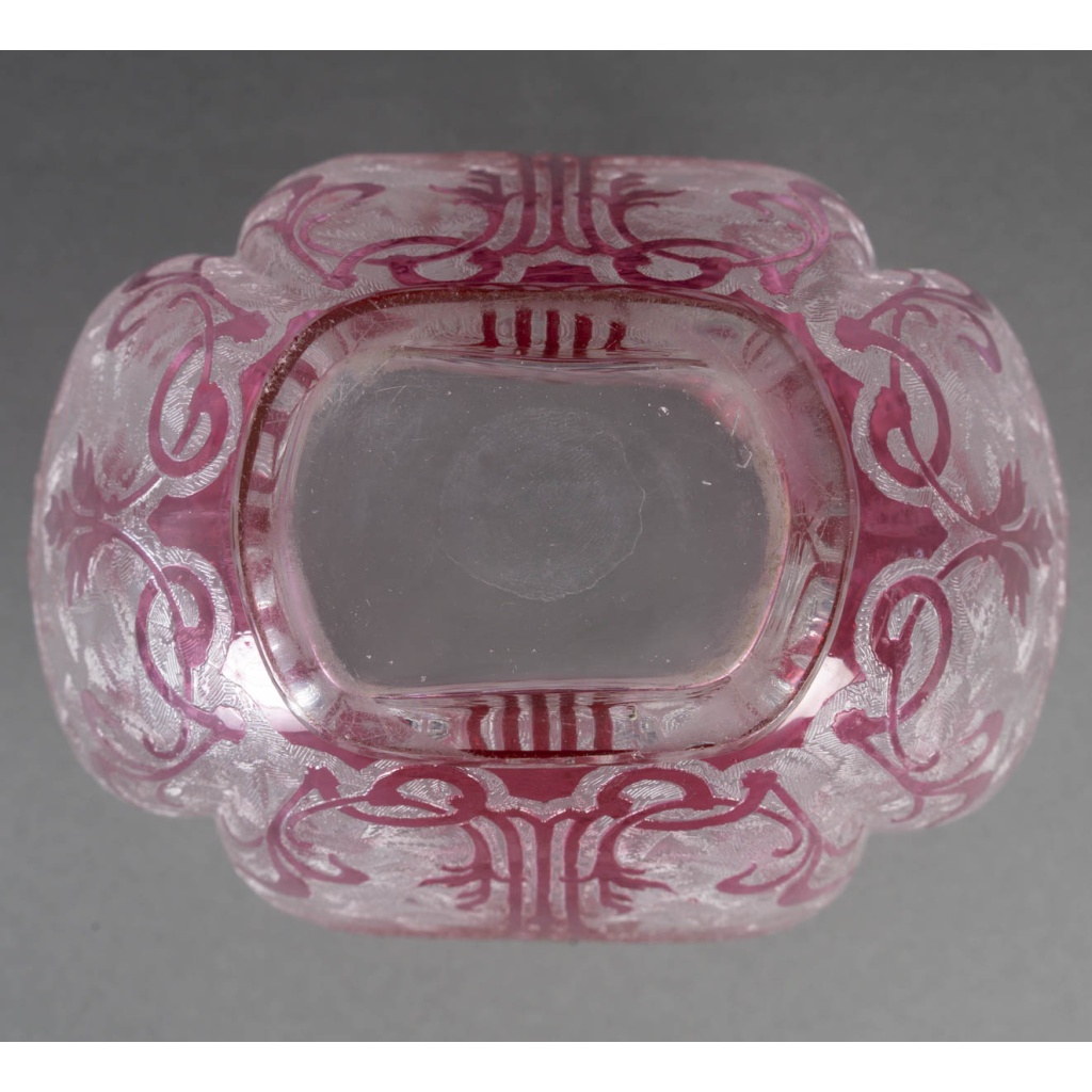 BACCARAT, vase en cristal gravé, fin XIXème 7
